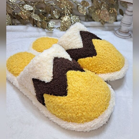 New Fuzzy Slippers - Picture 3 of 15